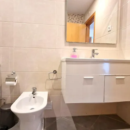 Marina Park 202 * 拉哥斯